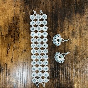 Handmade White Floral Beaded Bracelet & Earrings Set – New